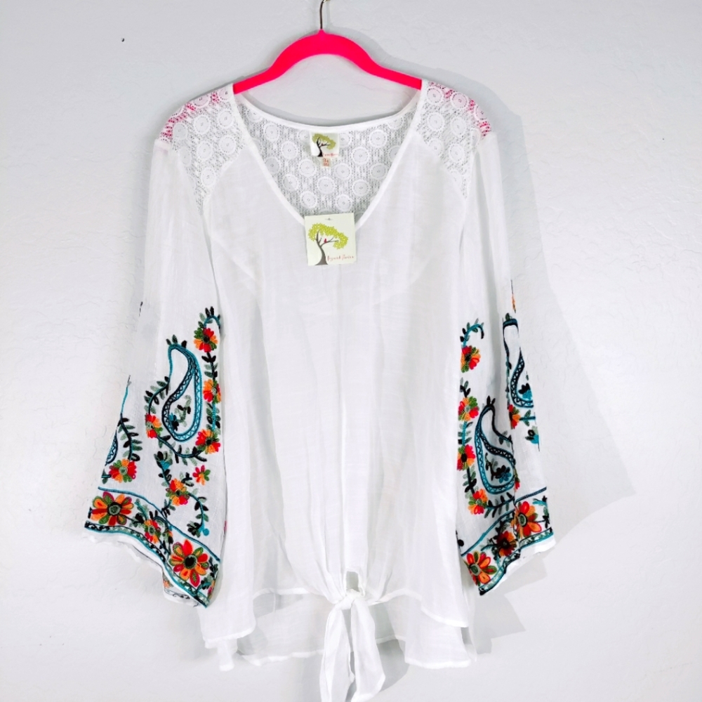 Fig & Flower White Tunic Top Coastal Embroidery